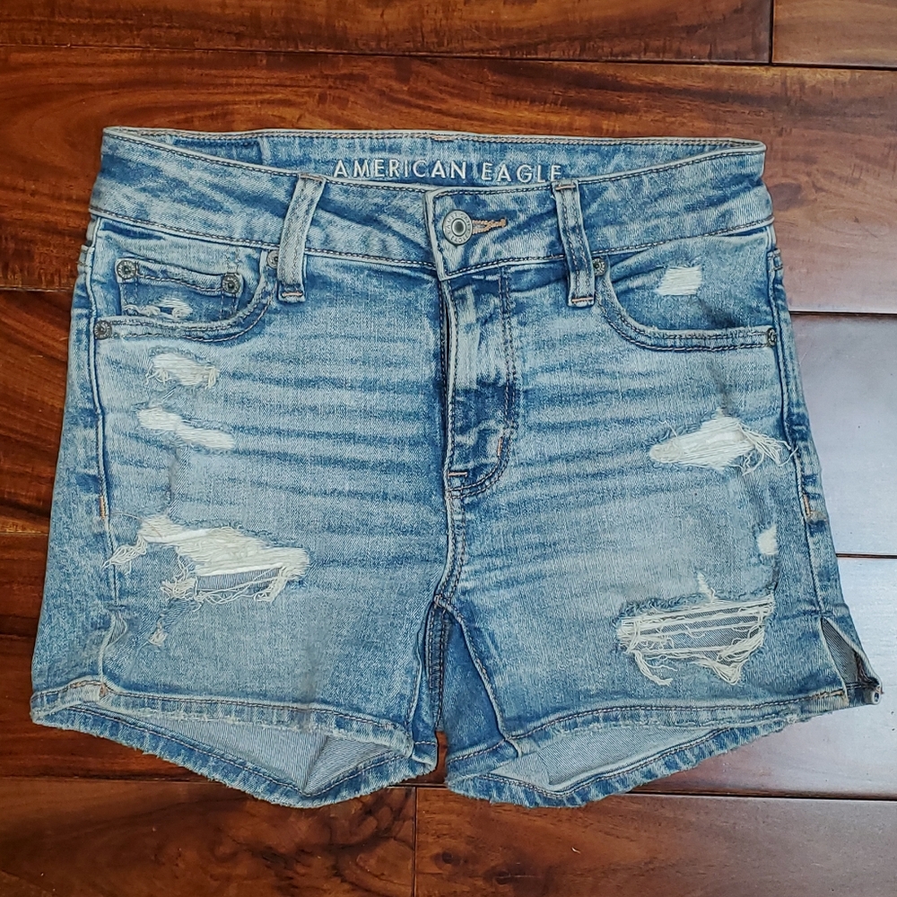☆American Eagle Outfitters Next Level Stretch Distressed Blue Jean Shorts 0